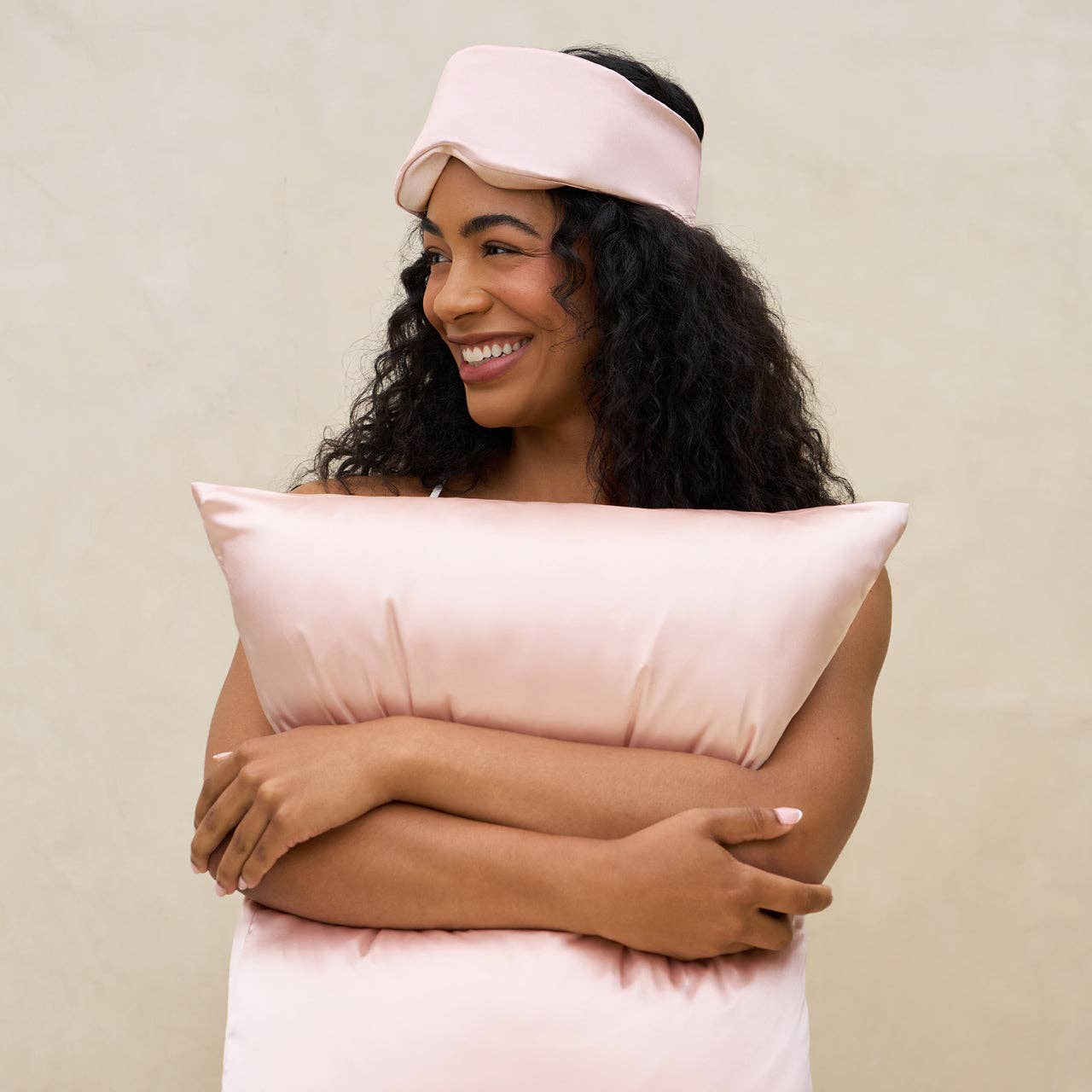 Contour Pillow Eye Mask - Image 4
