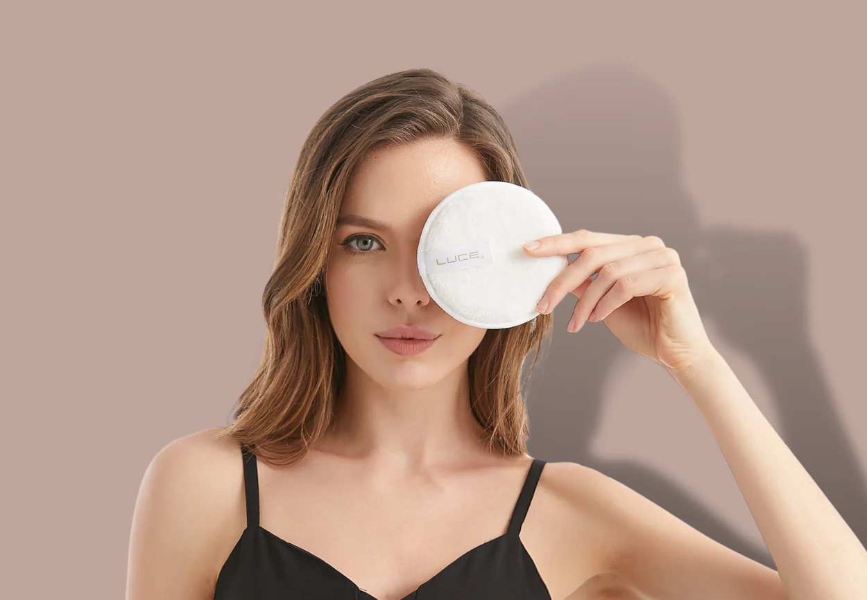 Eco-Conscious 1-Piece Makeup Remover - Soft & Effective - Image 5