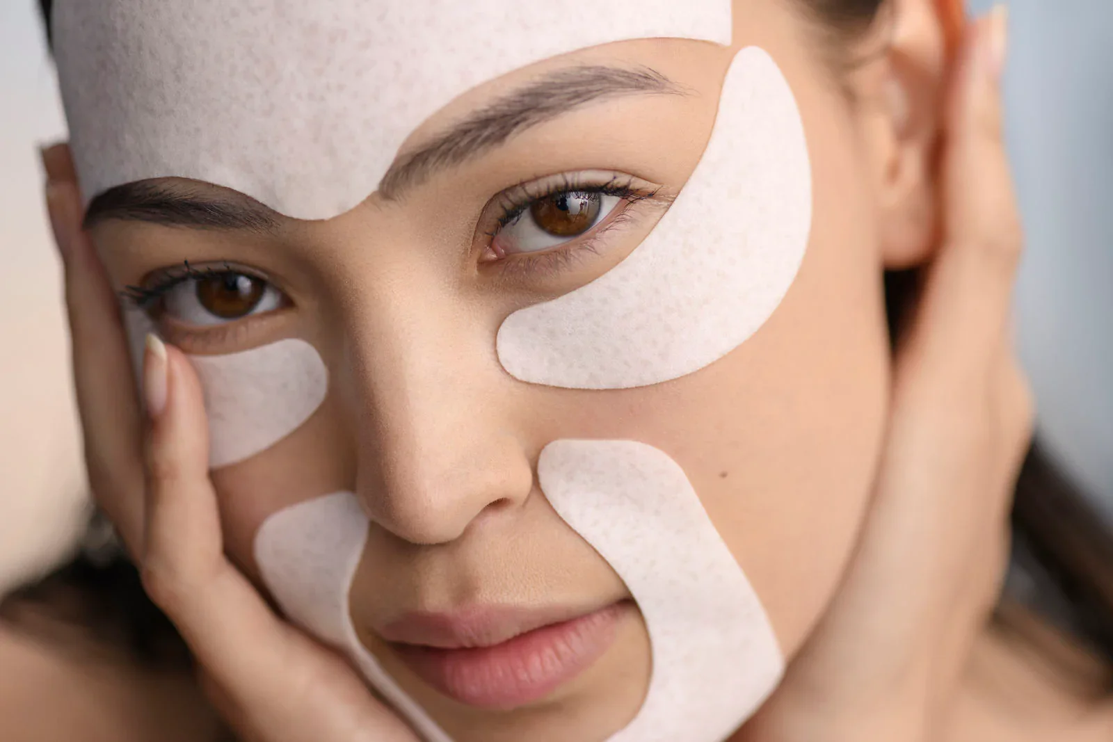 Hydro Cool Firming Face Gels - Image 2