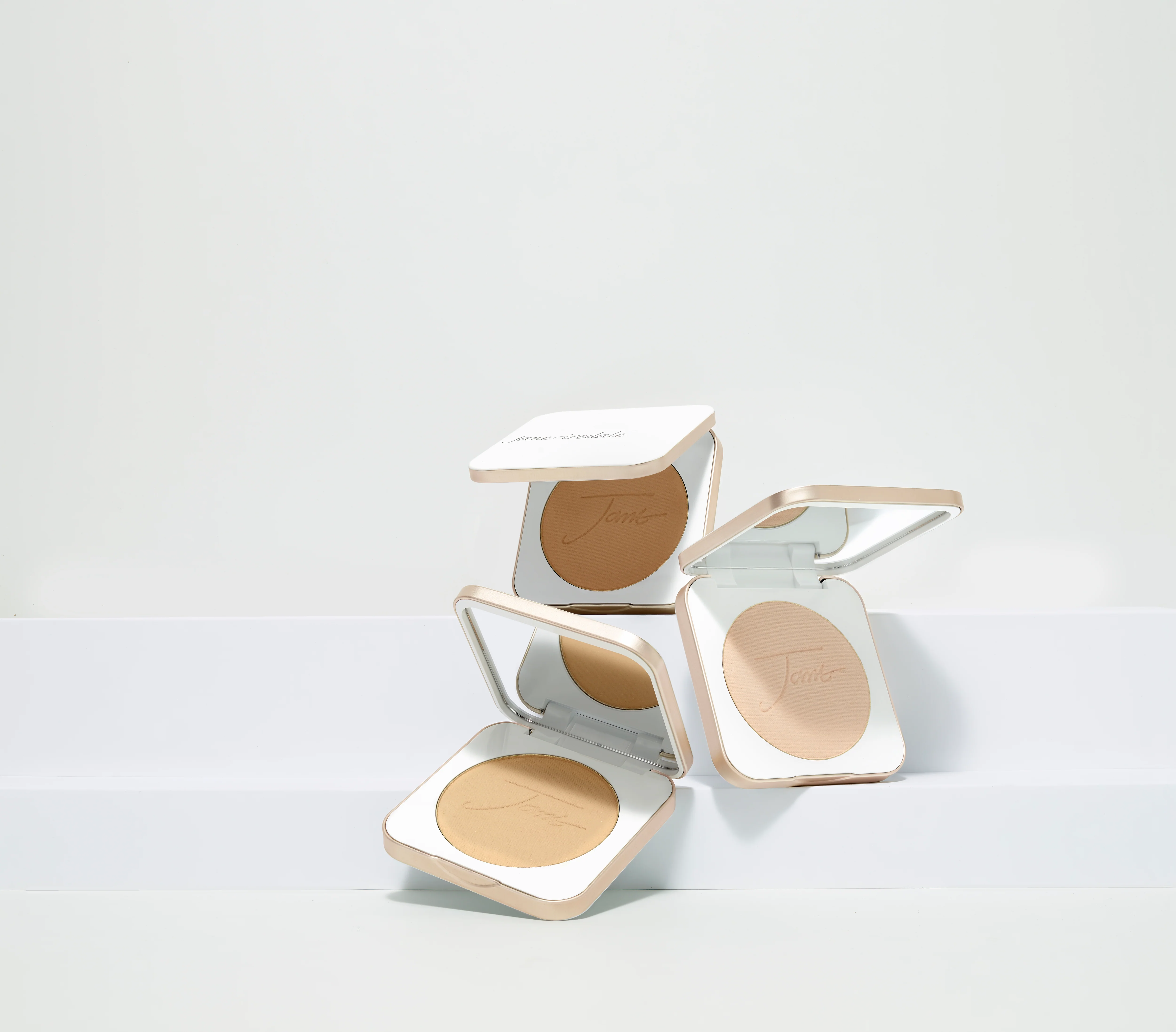 PurePressed® Base Mineral Foundation SPF 20/15 Refill - Image 12