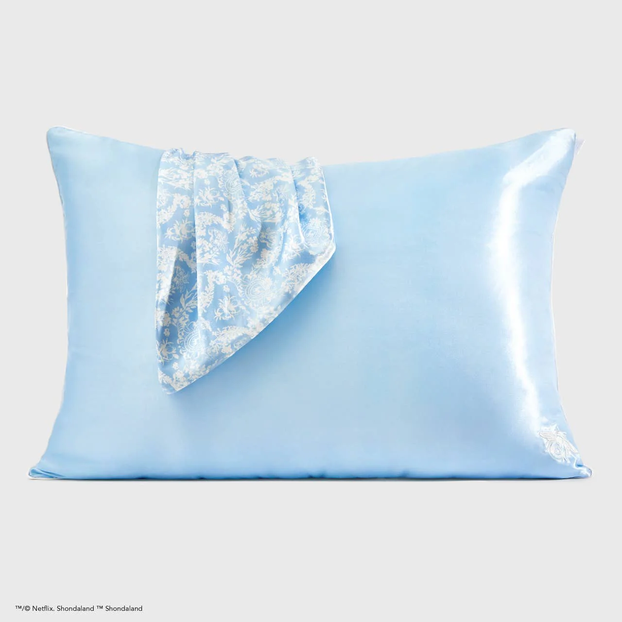 Kitsch x Bridgerton Satin Pillowcase / Toile De Blue - Image 3