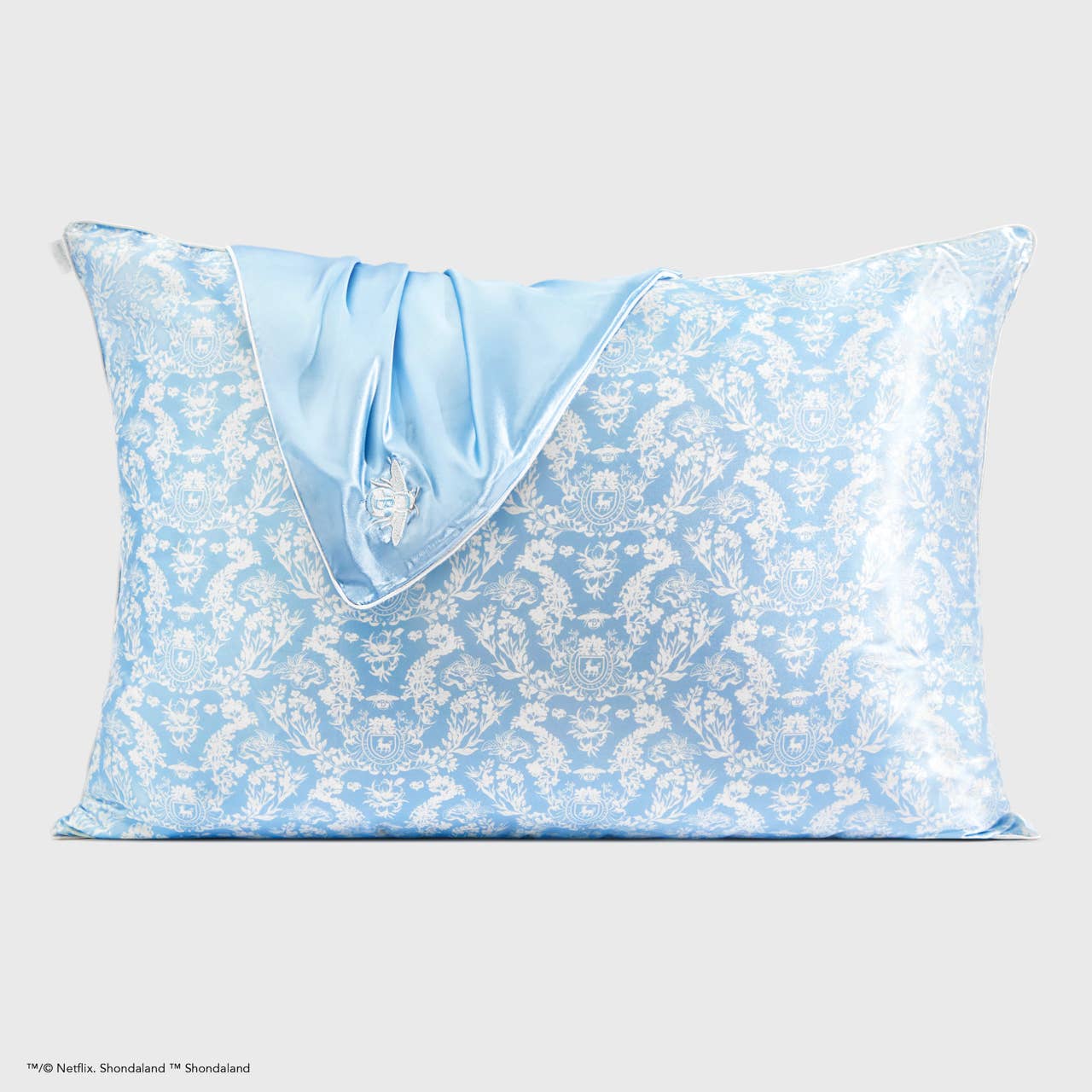 Kitsch x Bridgerton Satin Pillowcase / Toile De Blue - Image 4