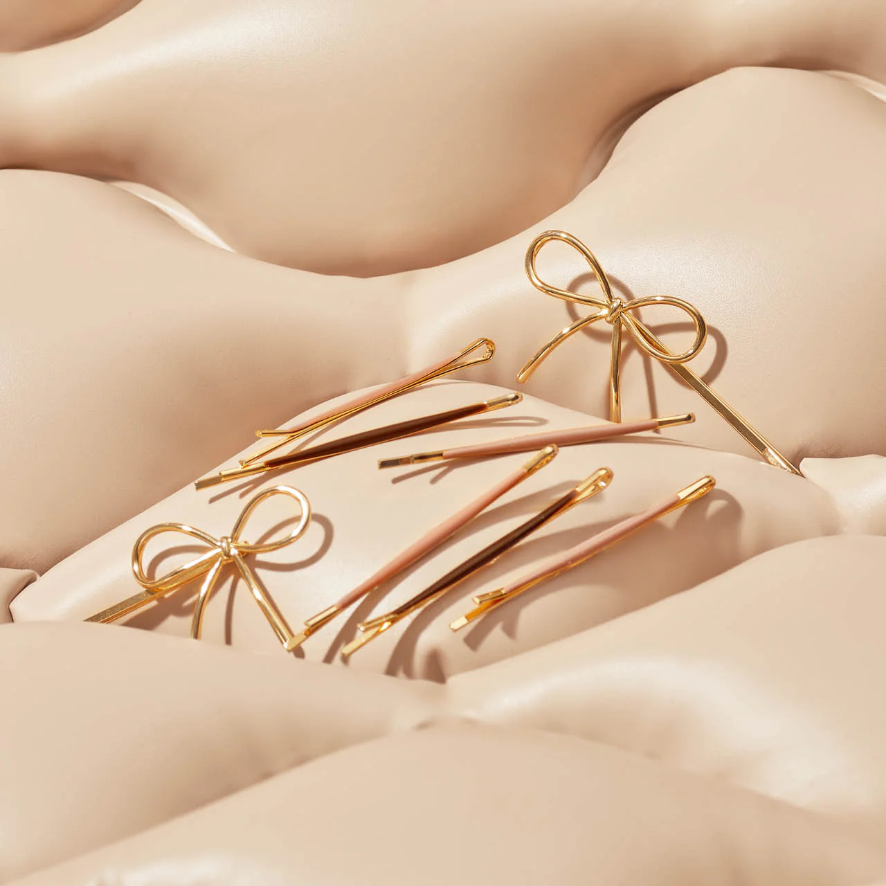 Metal Enamel Bobby Pins and Bow Set - Image 5