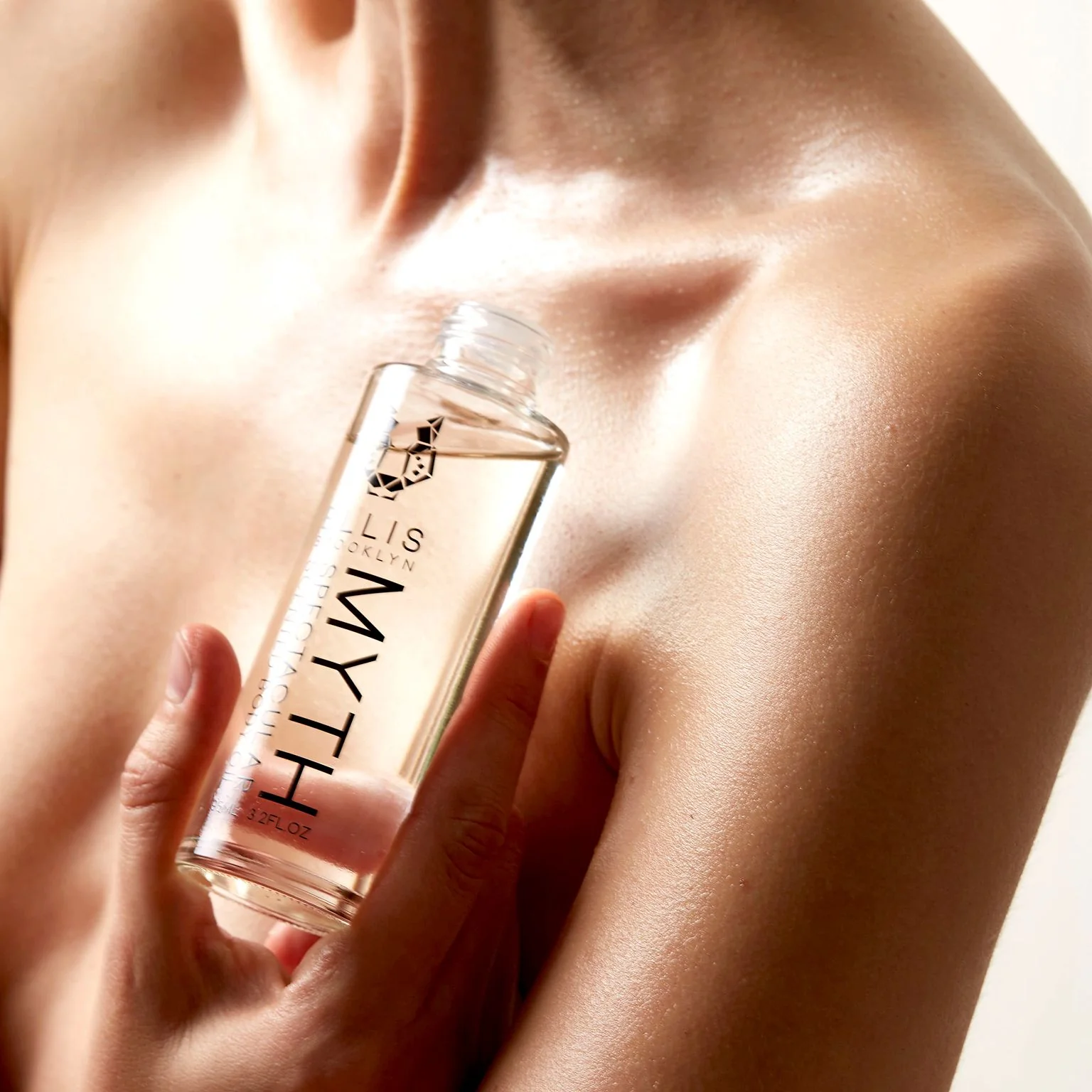 MYTH Spectacular Scented Body Oil - Image 3