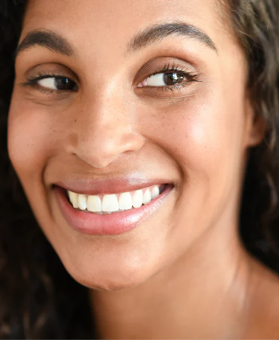 Natural Almond Mascara - Image 4