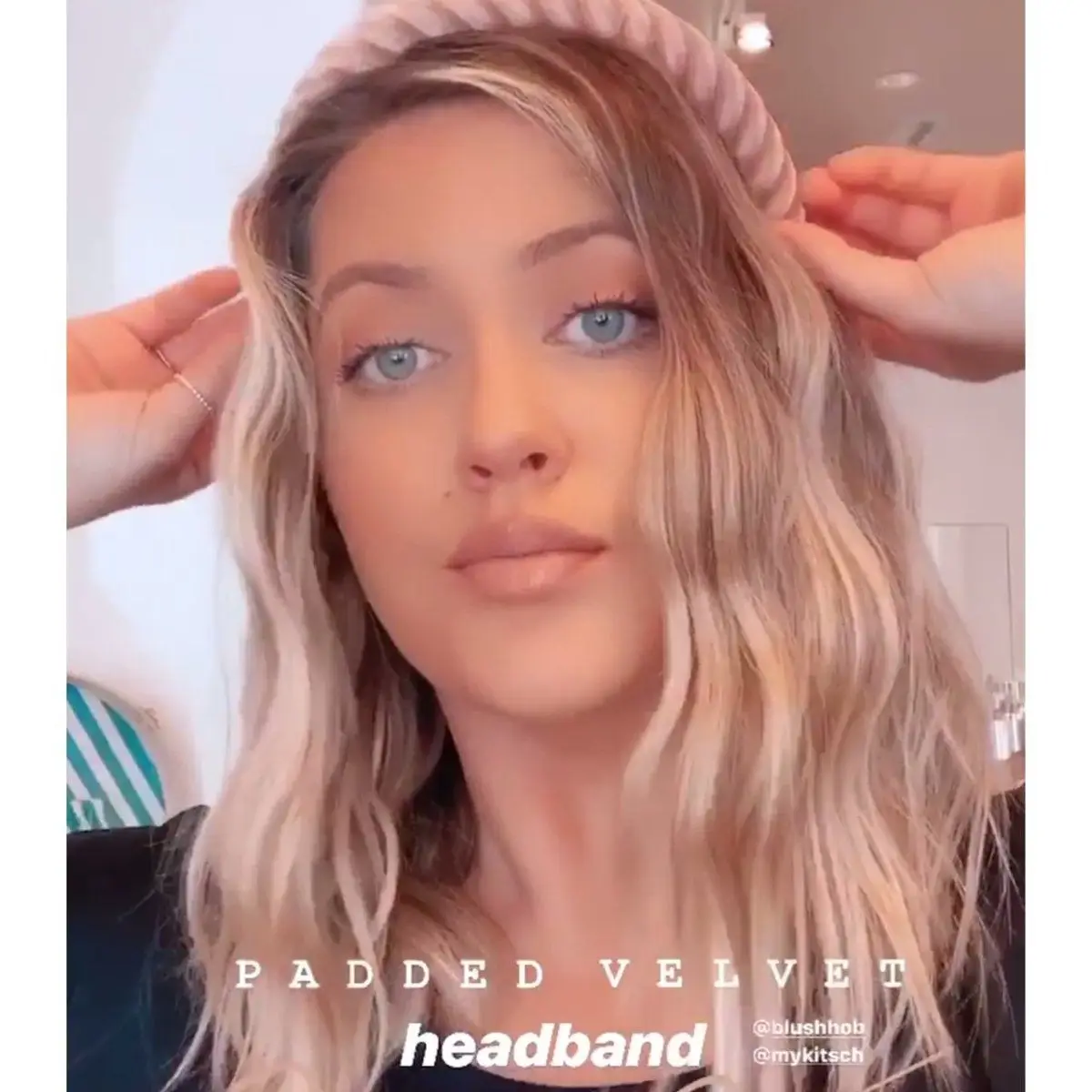 Padded Velvet Strip Blush Headband - Image 2