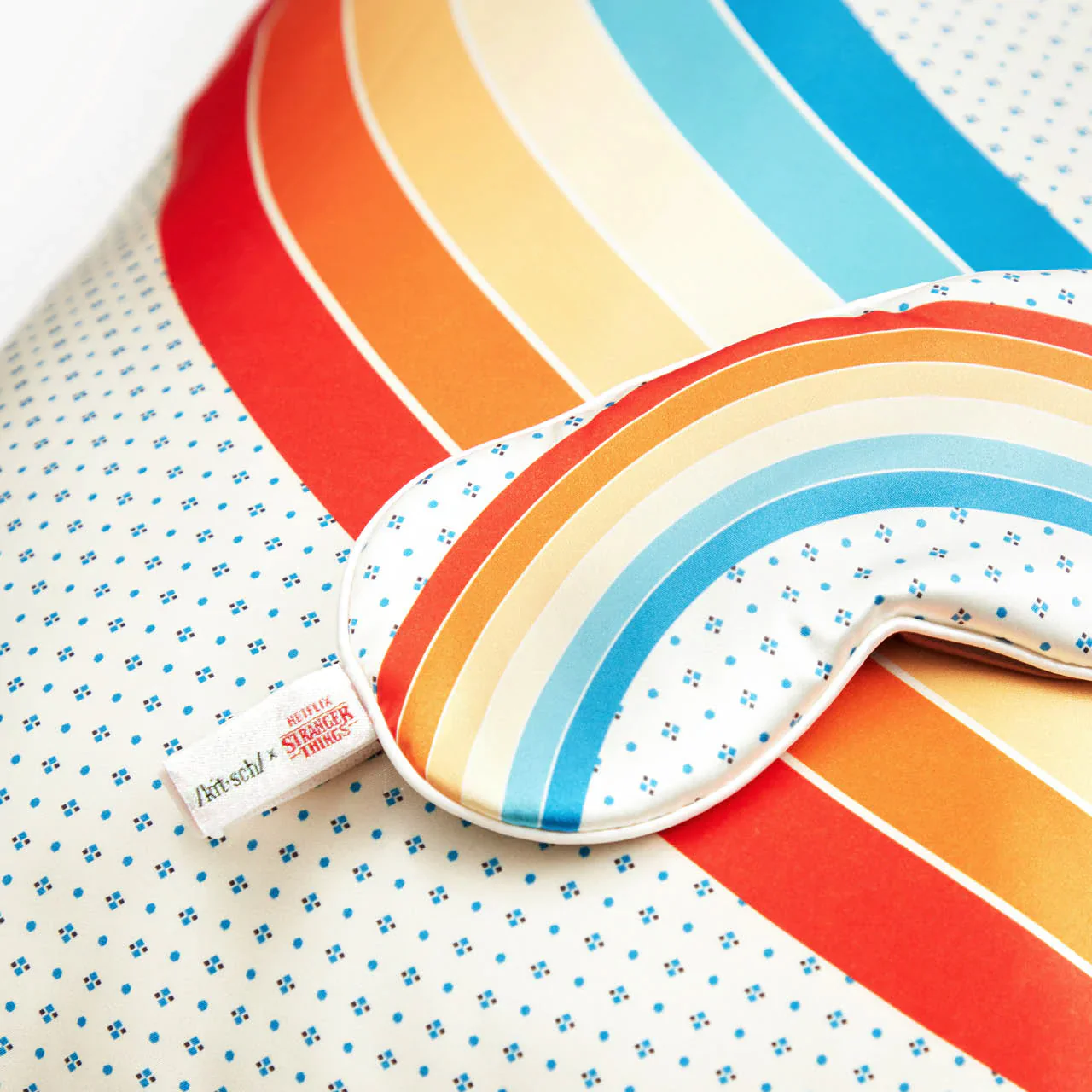 Rainbow Pillowcase + Eye Mask Set Kitsch x Stranger Things - Image 4