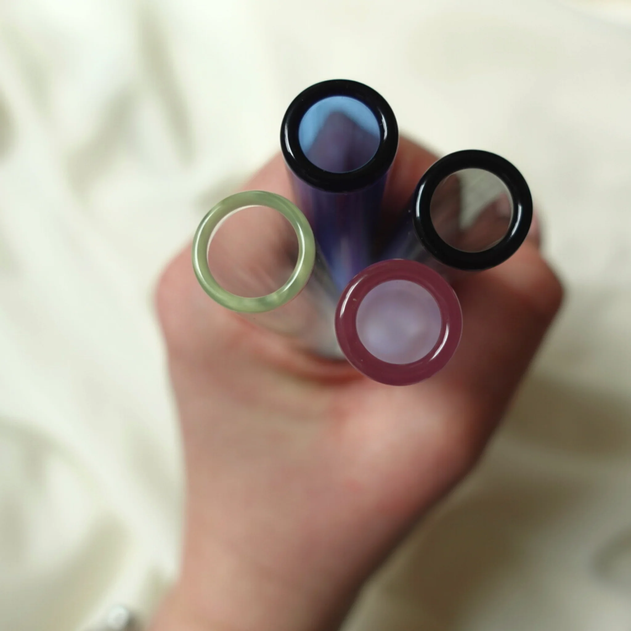 Reusable Borosilicate Glass Drinking Straws - 4 Pack - Image 3
