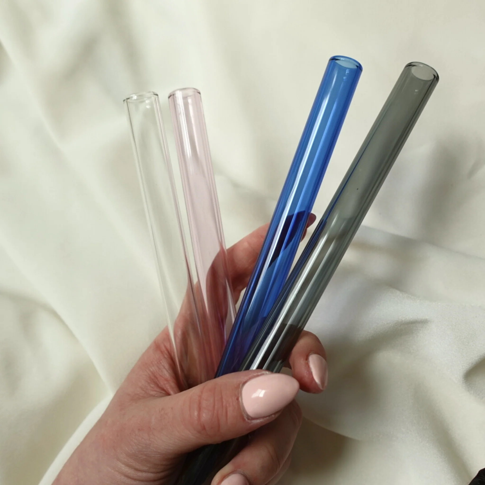 Reusable Borosilicate Glass Drinking Straws - 4 Pack - Image 4
