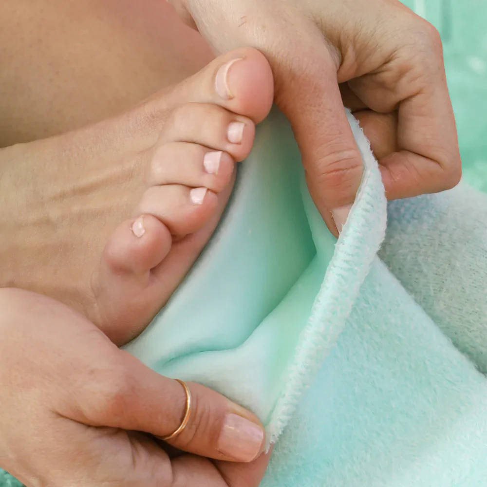 Sleep on It Overnight Moisturizing Gel Socks - Image 3