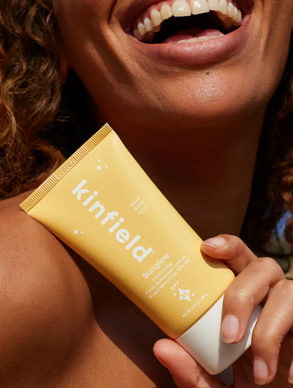 Sunglow SPF 35 Luminizing Face Sunscreen Lotion - Image 4