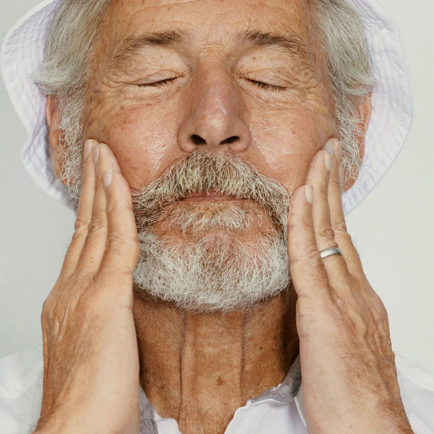 The Mug Guard Invisible Gel SPF 30 - Image 8